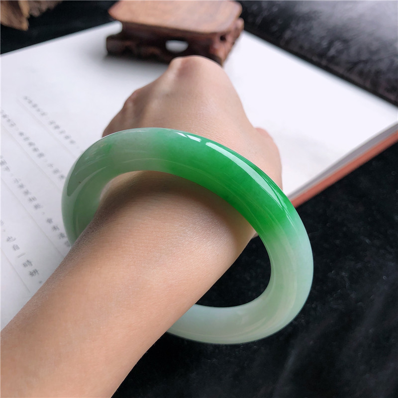 Natural Burmese Jadeite Bracel - Lighting ulasan dan harga
